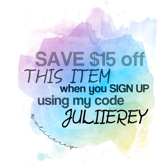 Hollister Low Rise Distressed Denim Short Shorts - Picture 7 of 7